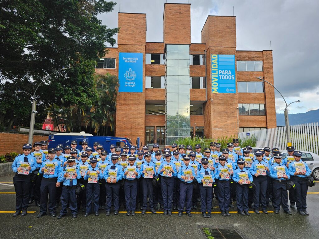 Patrulleritos de Itagüí, en la sede principal de la Secretaría de Movilidad